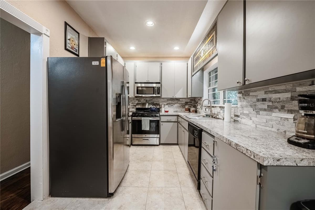 828 OSCEOLA STREET — photo 16 of 32