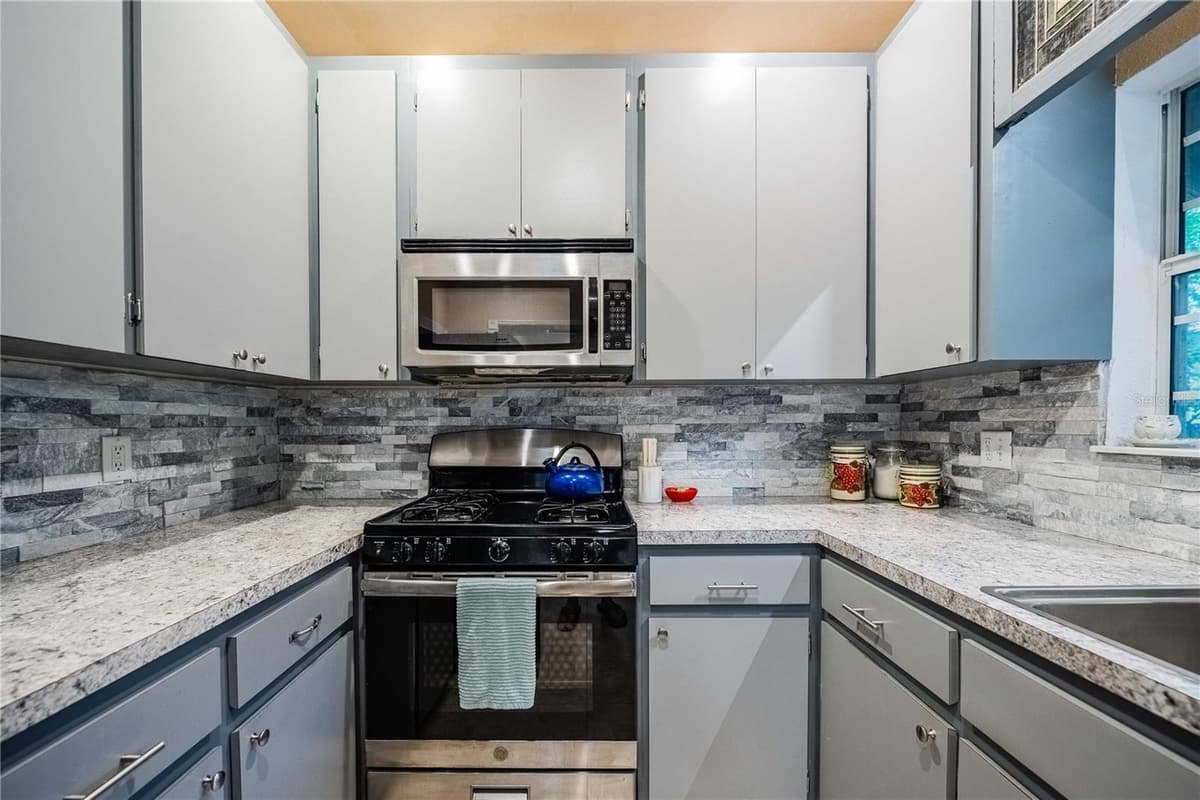 828 OSCEOLA STREET — photo 14 of 32