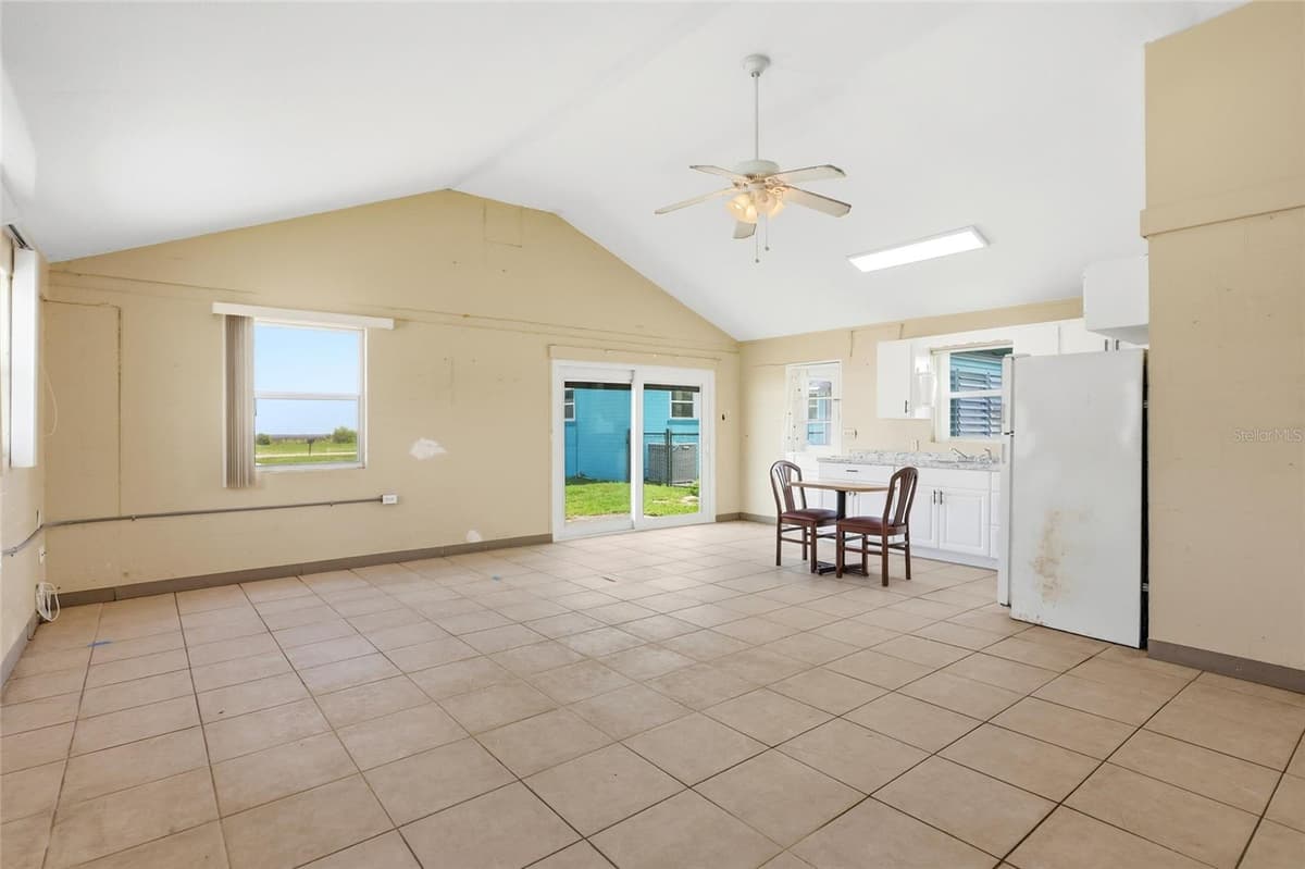 211 LAKESHORE BOULEVARD — photo 49 of 70
