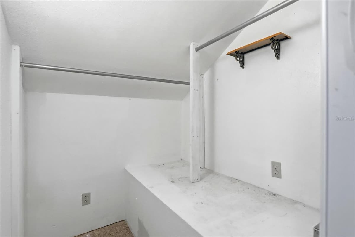 211 LAKESHORE BOULEVARD — photo 40 of 70