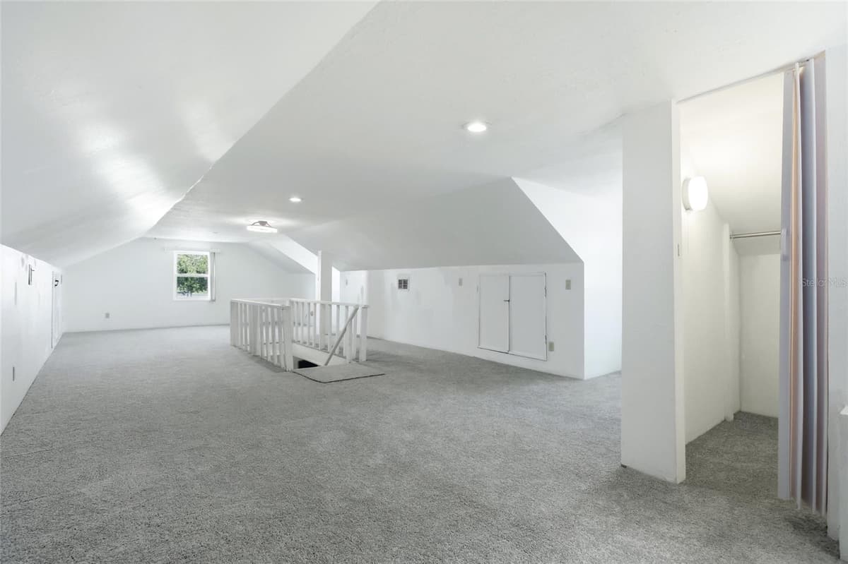 211 LAKESHORE BOULEVARD — photo 39 of 70