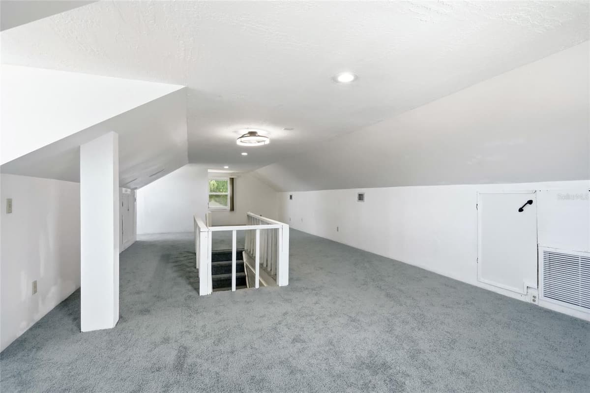 211 LAKESHORE BOULEVARD — photo 37 of 70