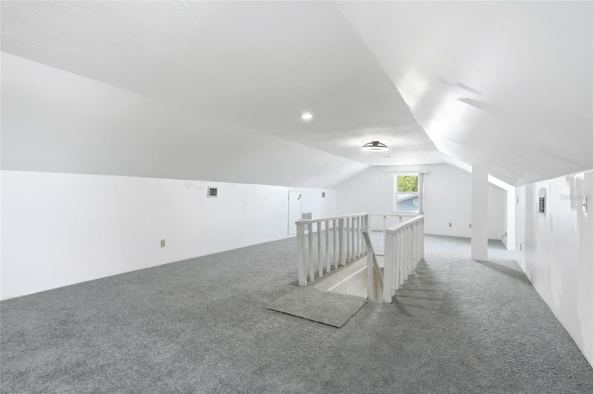 211 LAKESHORE BOULEVARD — photo 35 of 70