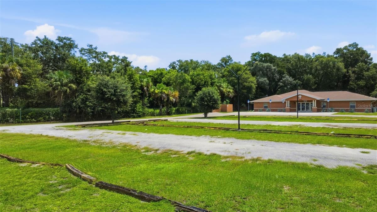 3075 GOLDENROD ROAD — photo 37 of 38