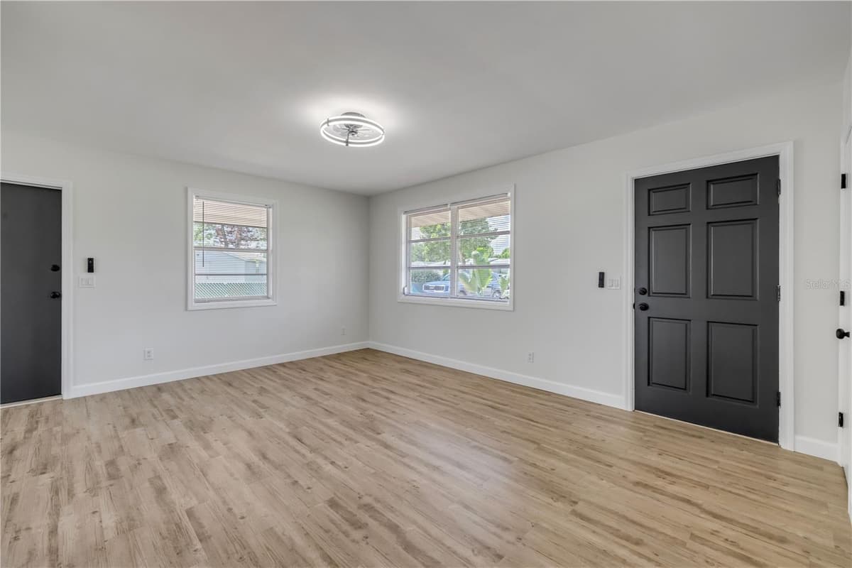 1807 SEGRAVE STREET — photo 6 of 36