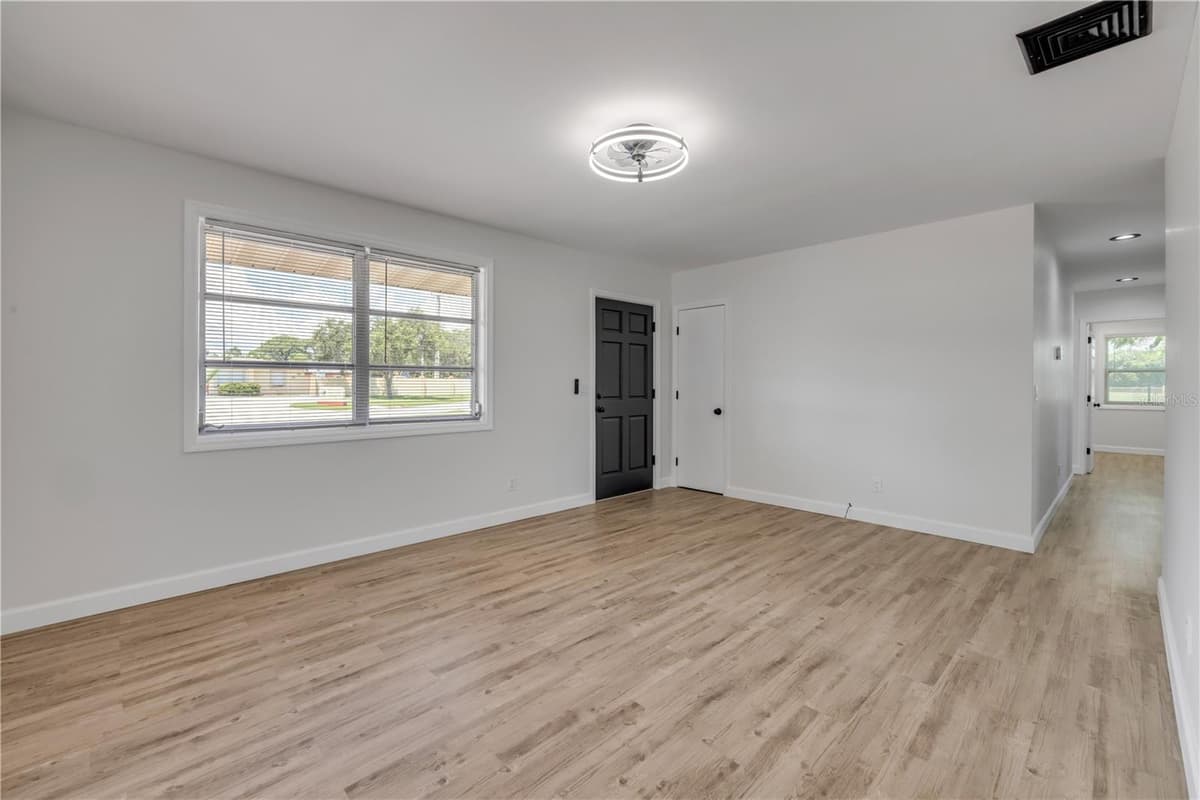 1807 SEGRAVE STREET — photo 7 of 36