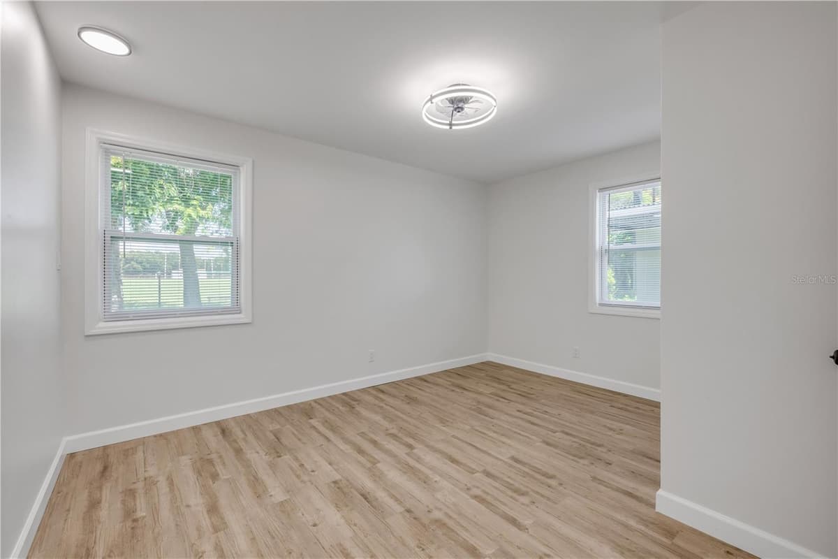 1807 SEGRAVE STREET — photo 18 of 36