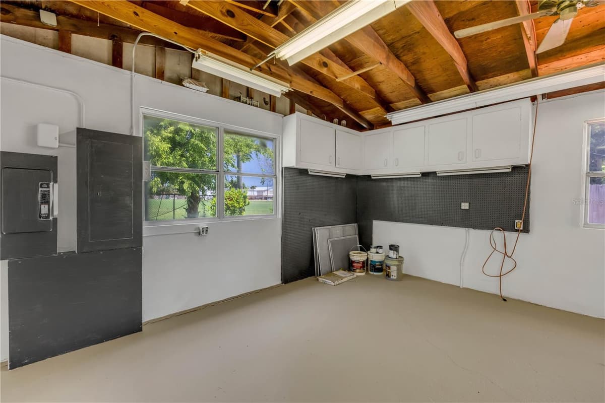 1807 SEGRAVE STREET — photo 30 of 36