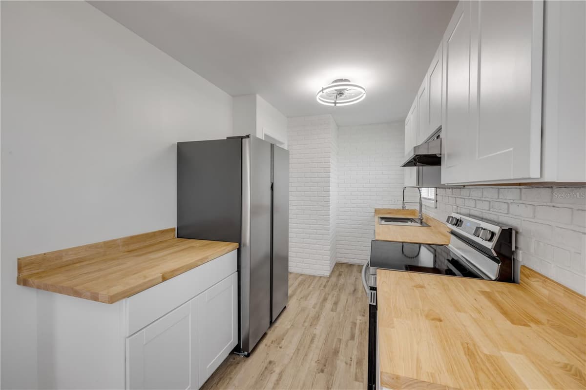 1807 SEGRAVE STREET — photo 13 of 36