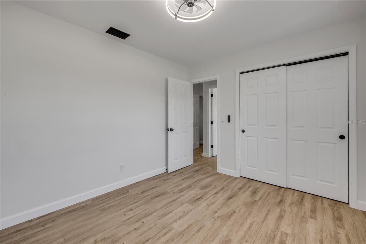 1807 SEGRAVE STREET — photo 24 of 36