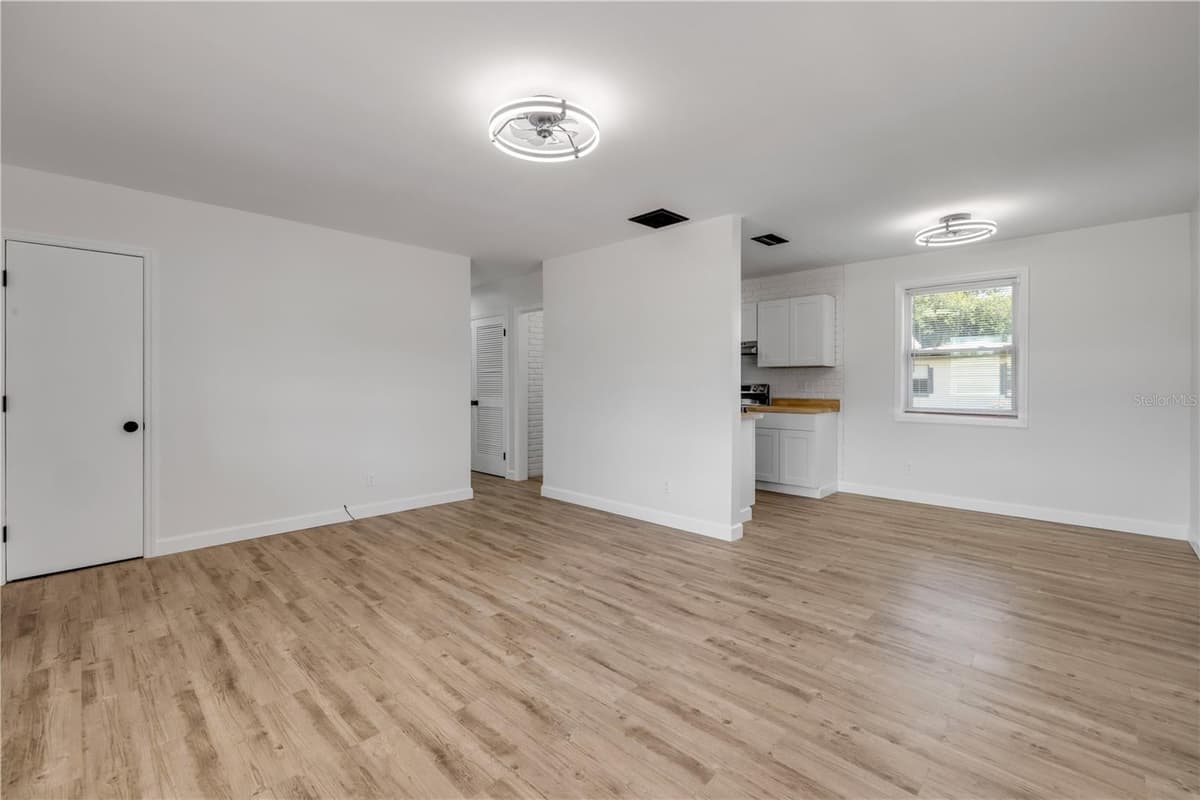 1807 SEGRAVE STREET — photo 8 of 36