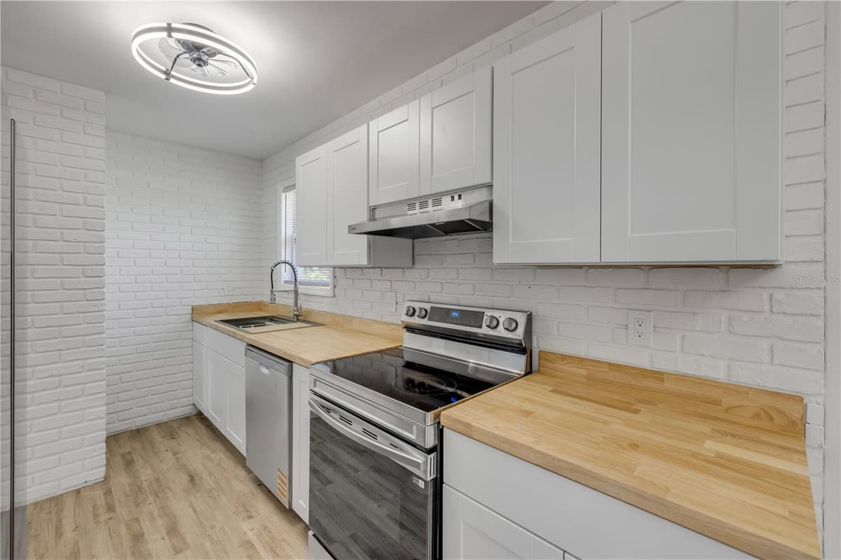 1807 SEGRAVE STREET — photo 14 of 36