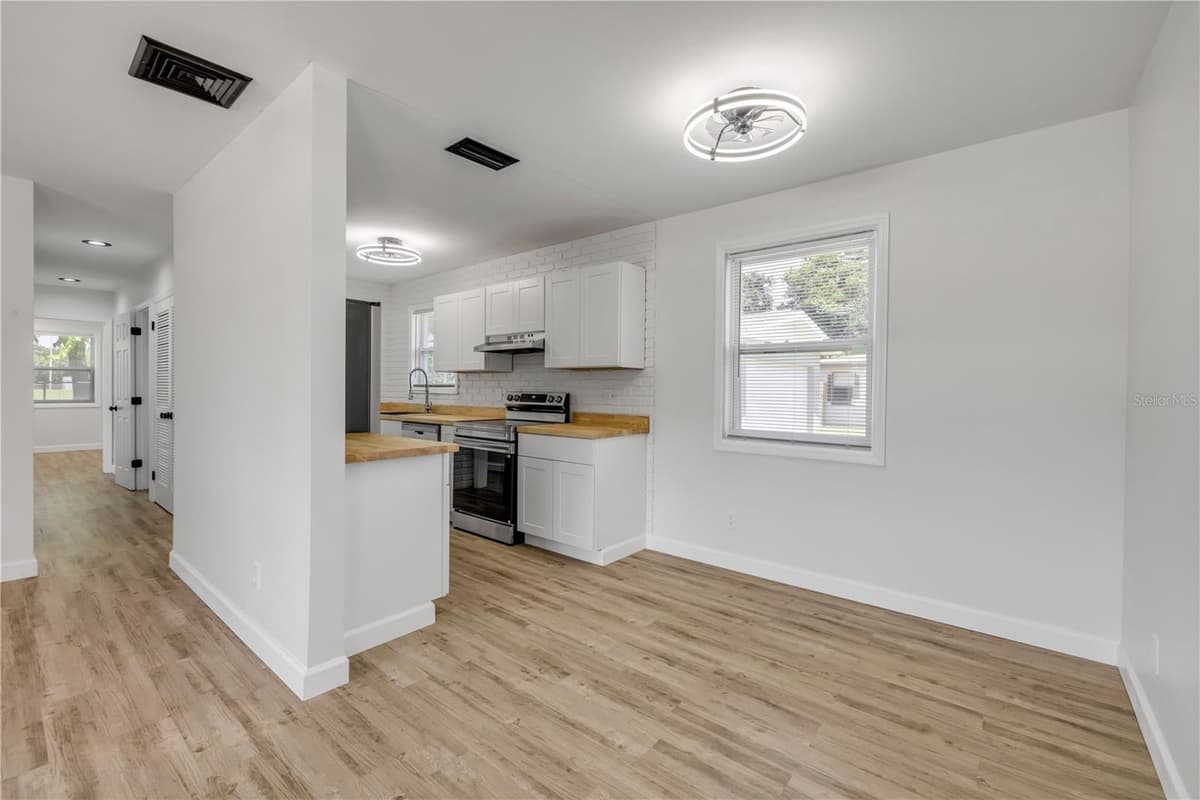 1807 SEGRAVE STREET — photo 11 of 36