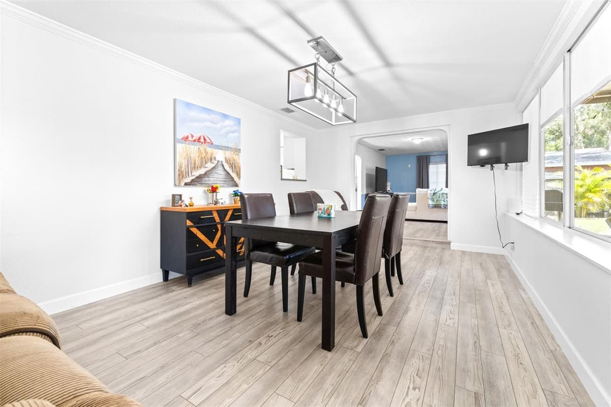 144 BEVERLY DR — photo 12 of 33