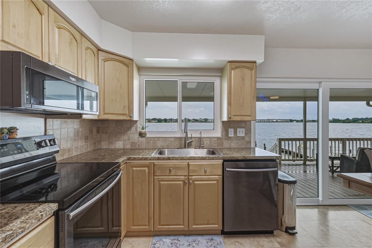 679 LAKE DEXTER CIRCLE — photo 22 of 94