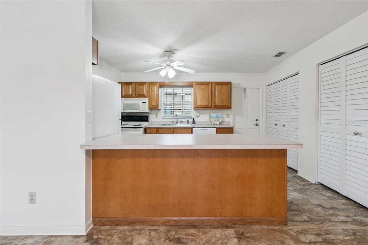1433 THOUSAND ROSES AVENUE — photo 10 of 30