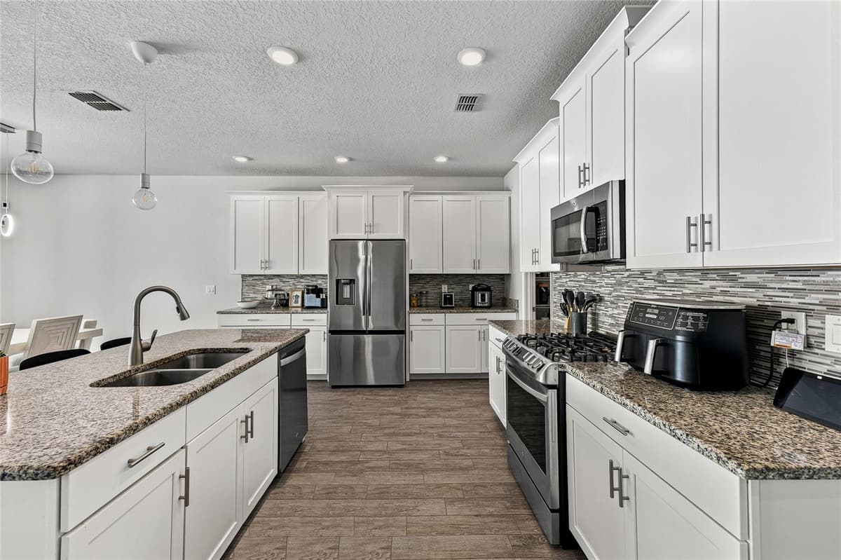 7594 LAKE HANCOCK BOULEVARD — photo 8 of 58