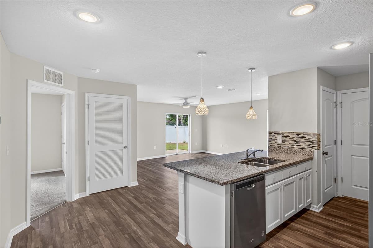 842 GILA WAY — photo 6 of 40