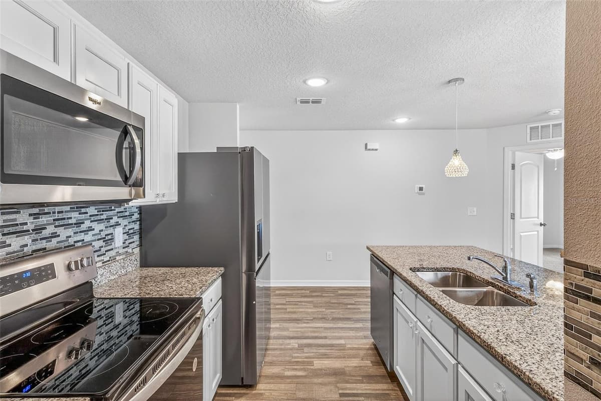 842 GILA WAY — photo 10 of 40