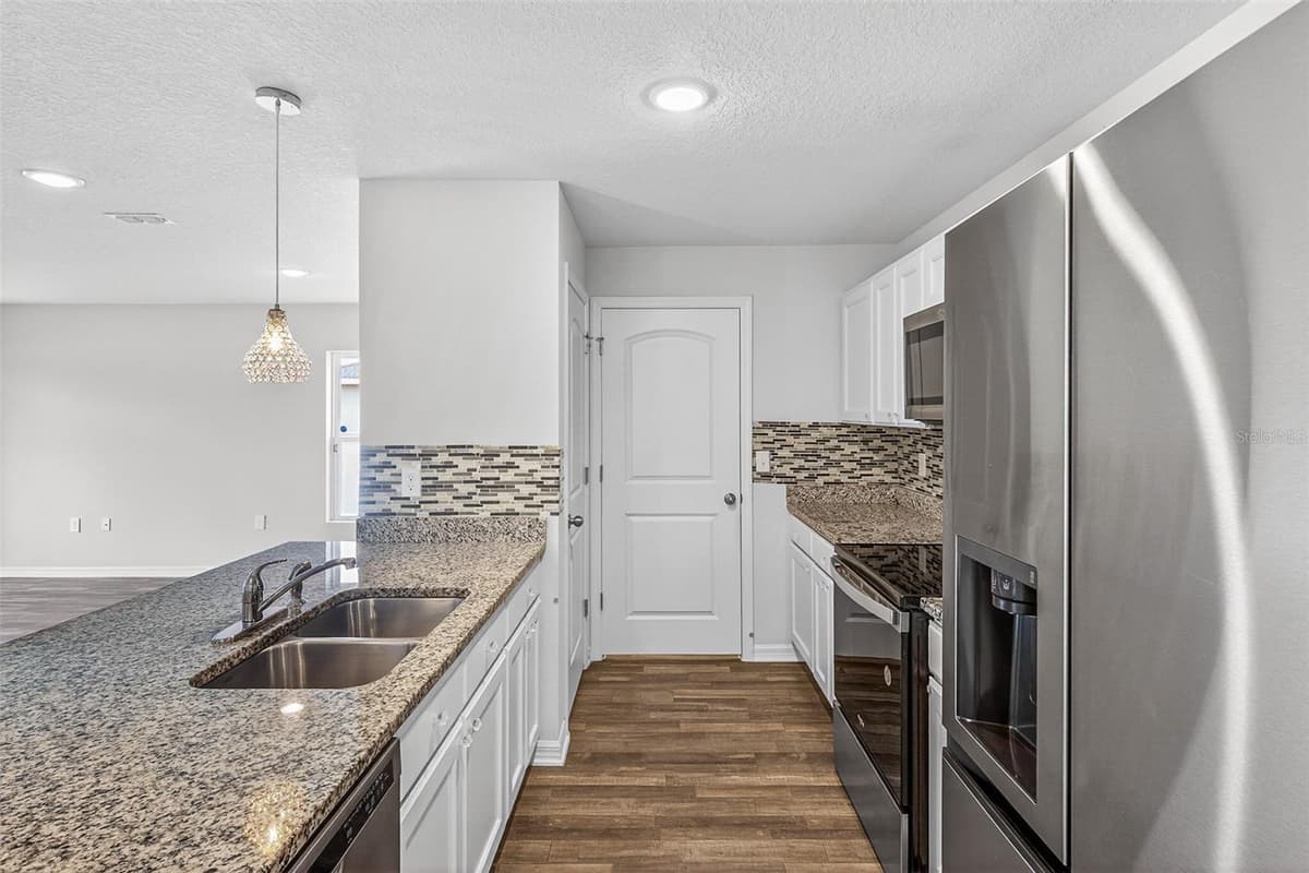 842 GILA WAY — photo 9 of 40