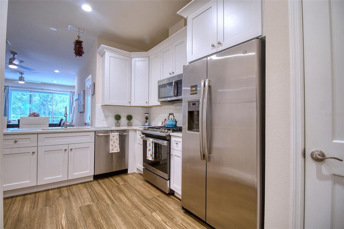 411 BIRDSONG LANE — photo 7 of 53