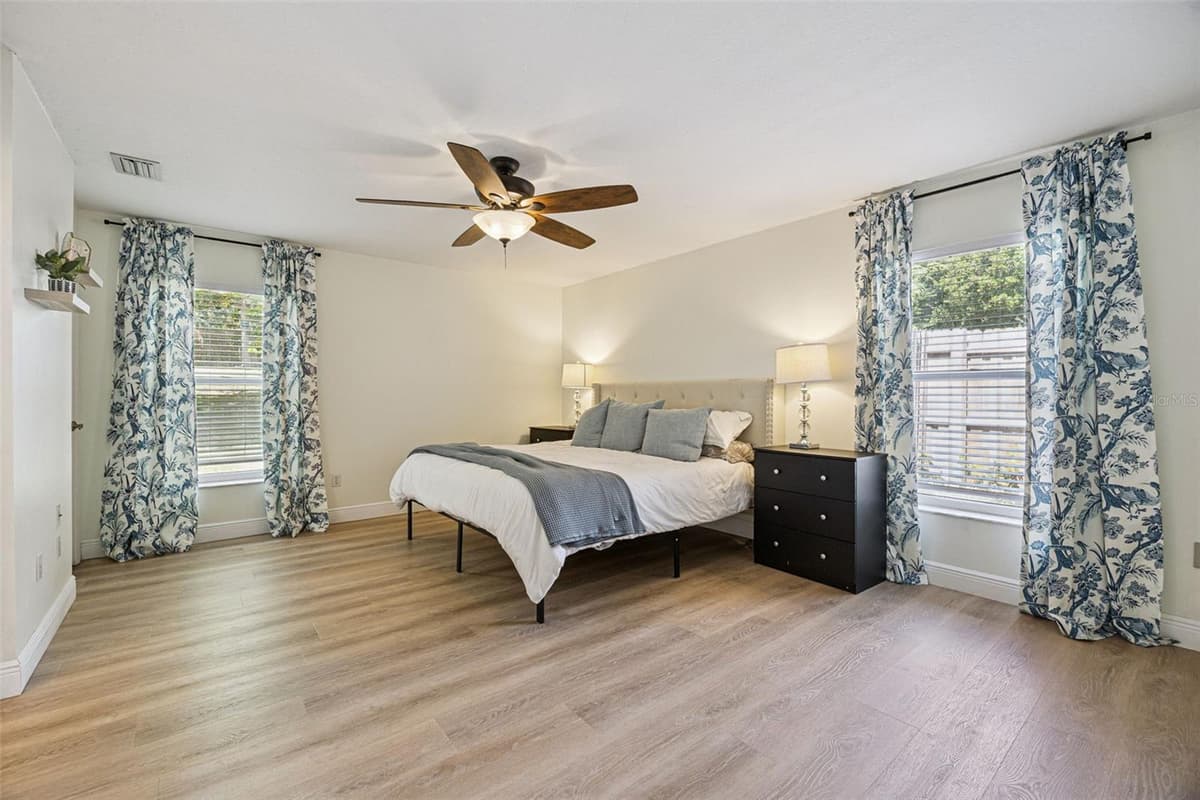 16045 HARBAR OAKS DRIVE — photo 17 of 35