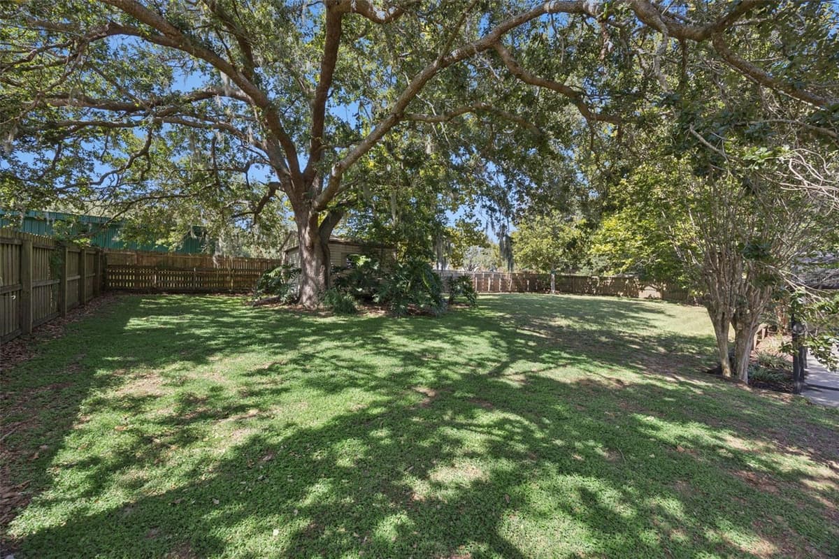 16045 HARBAR OAKS DRIVE — photo 33 of 35