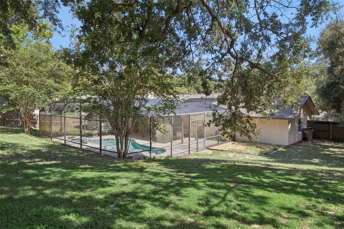 16045 HARBAR OAKS DRIVE — photo 31 of 35