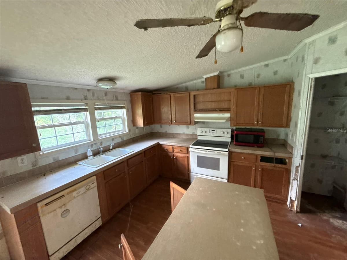 11410 ROCKRIDGE ROAD — photo 5 of 18