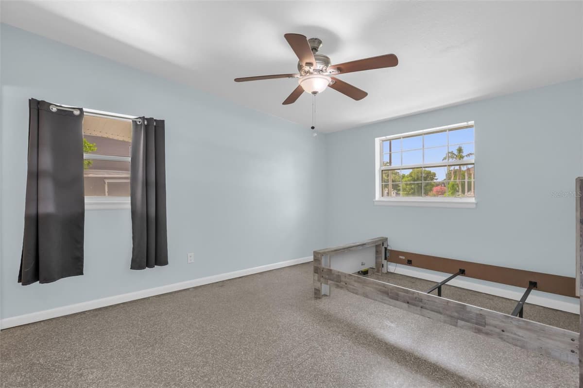 7013 COCOS DRIVE — photo 10 of 24