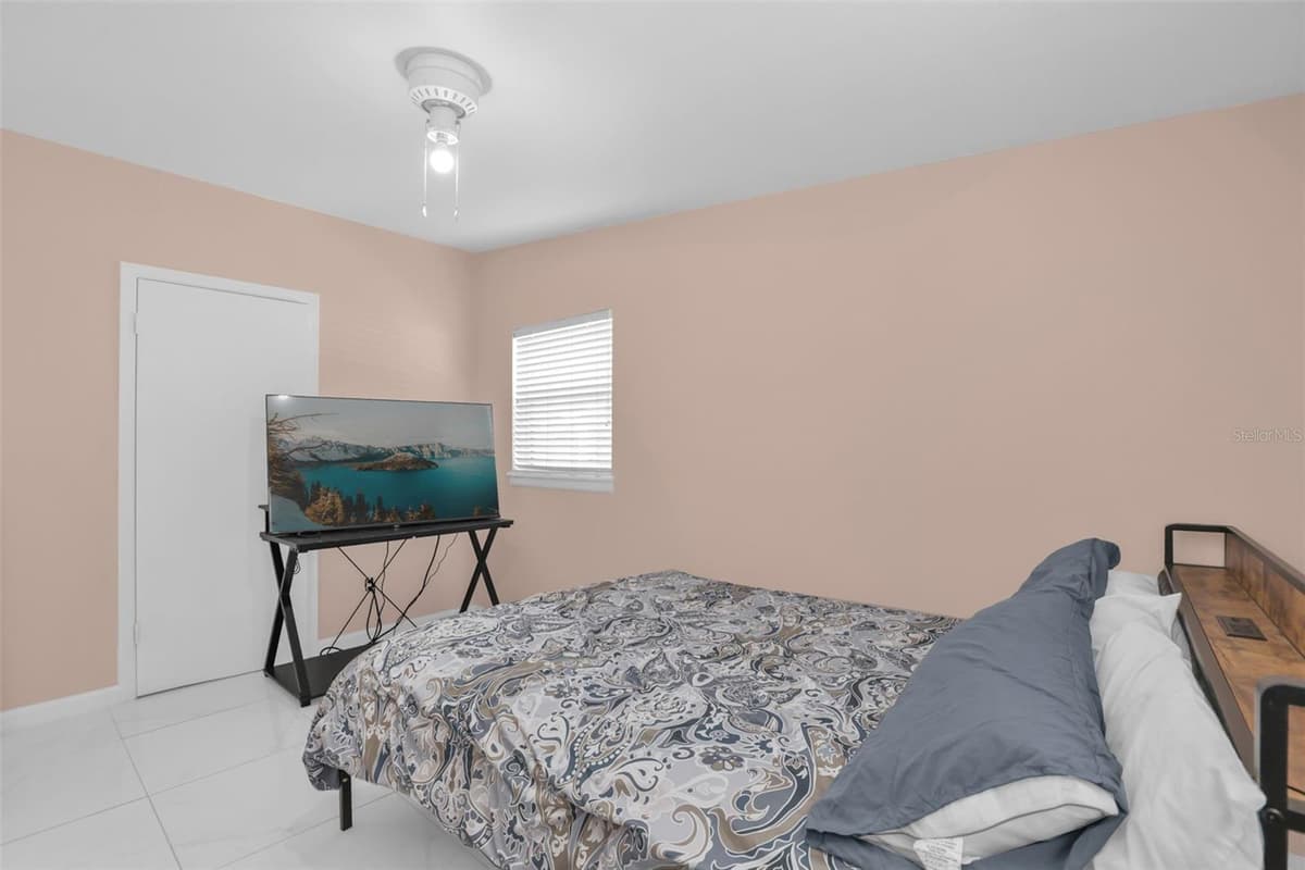 7013 COCOS DRIVE — photo 17 of 24