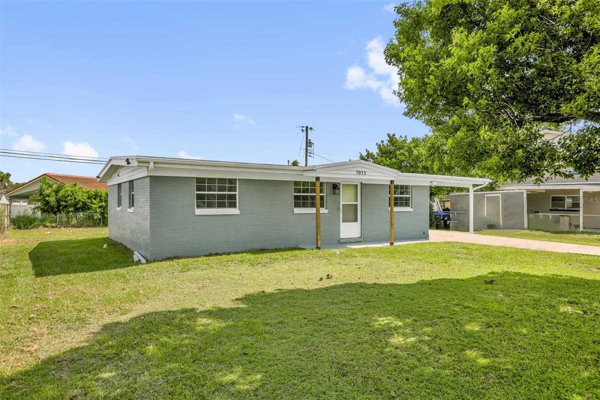 7013 COCOS DRIVE — photo 2 of 24