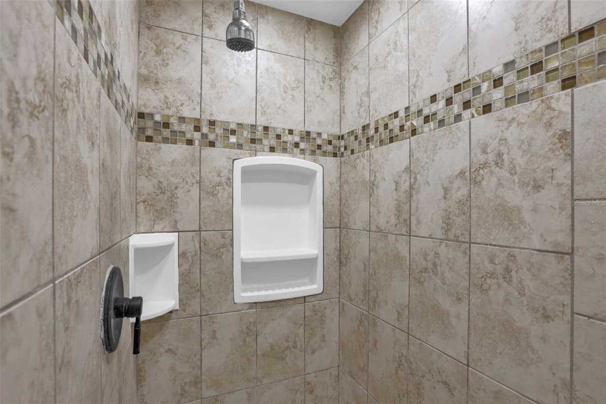7013 COCOS DRIVE — photo 12 of 24