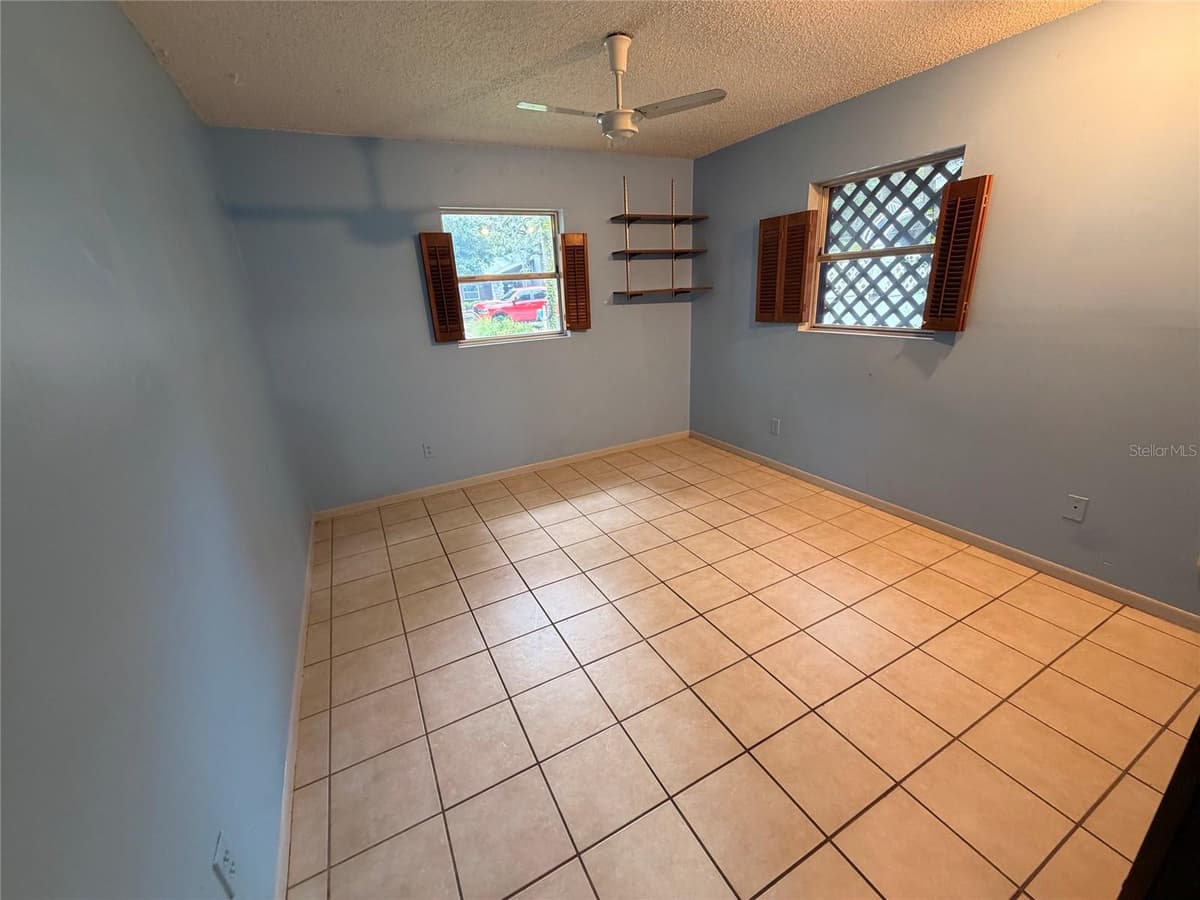 2342 PEMBROOK DRIVE — photo 11 of 23
