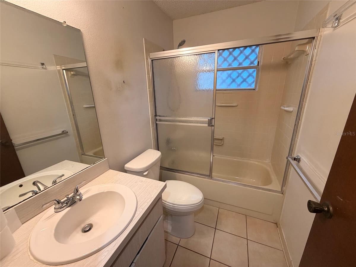 2342 PEMBROOK DRIVE — photo 13 of 23