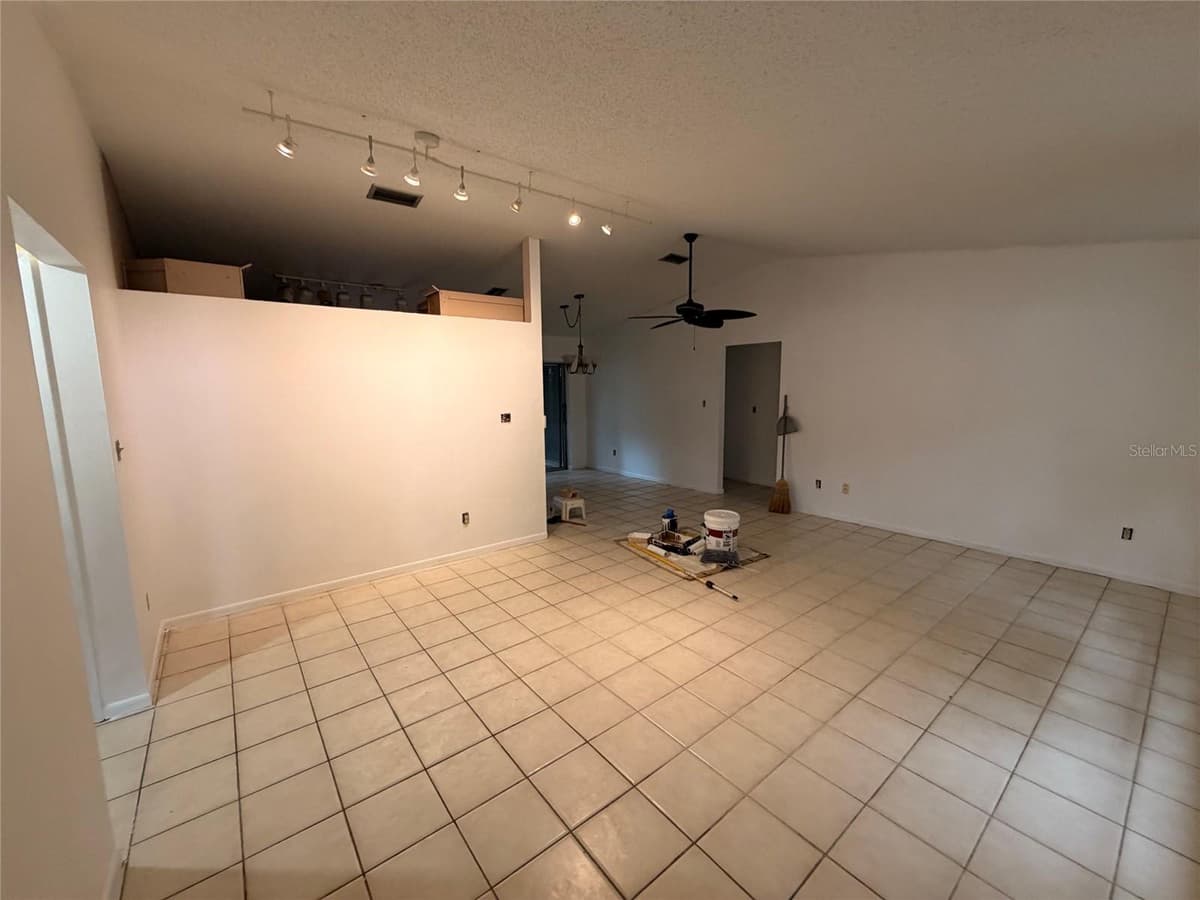 2342 PEMBROOK DRIVE — photo 3 of 23
