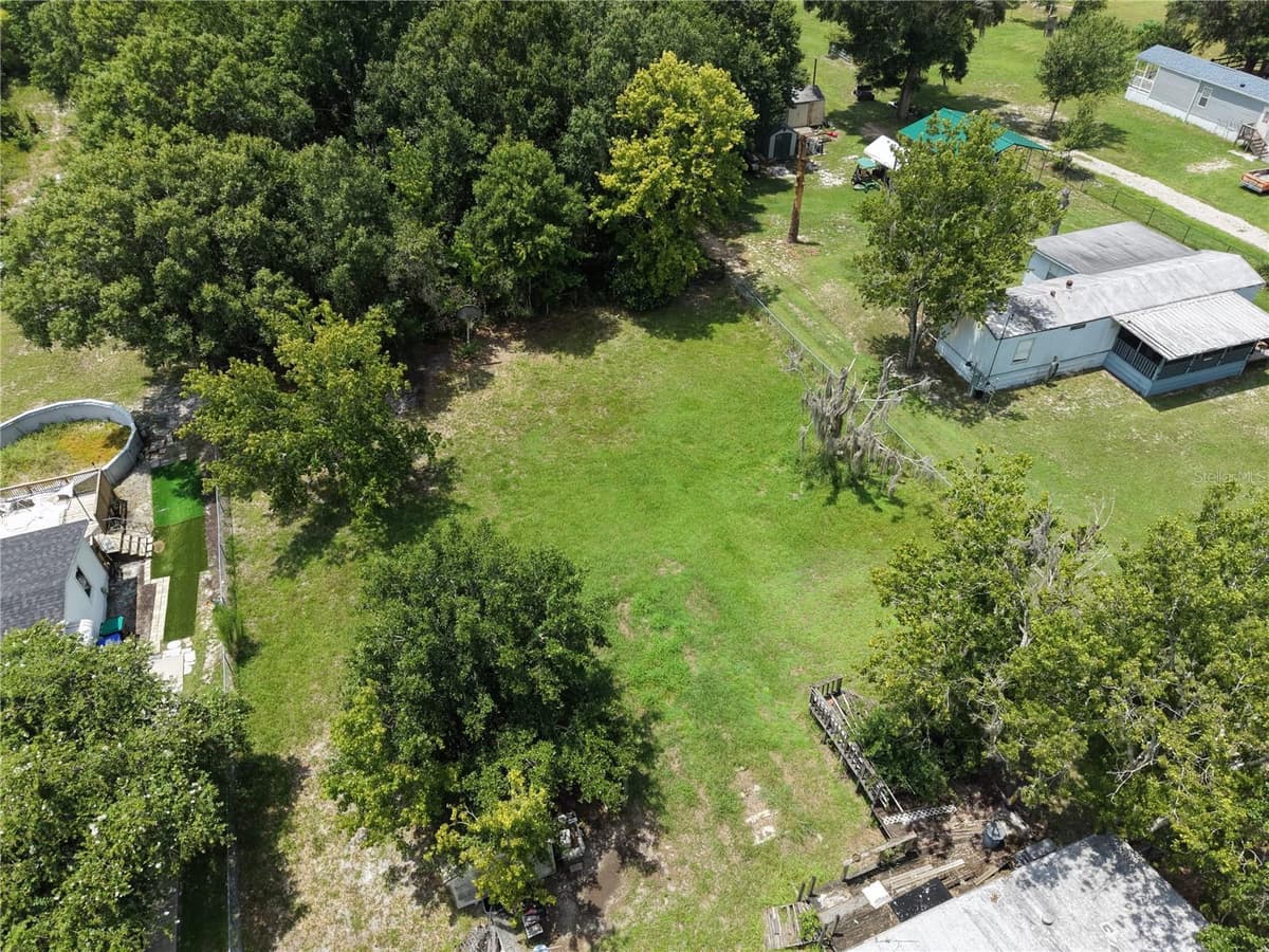 18440 AMITYVILLE DR — photo 4 of 16