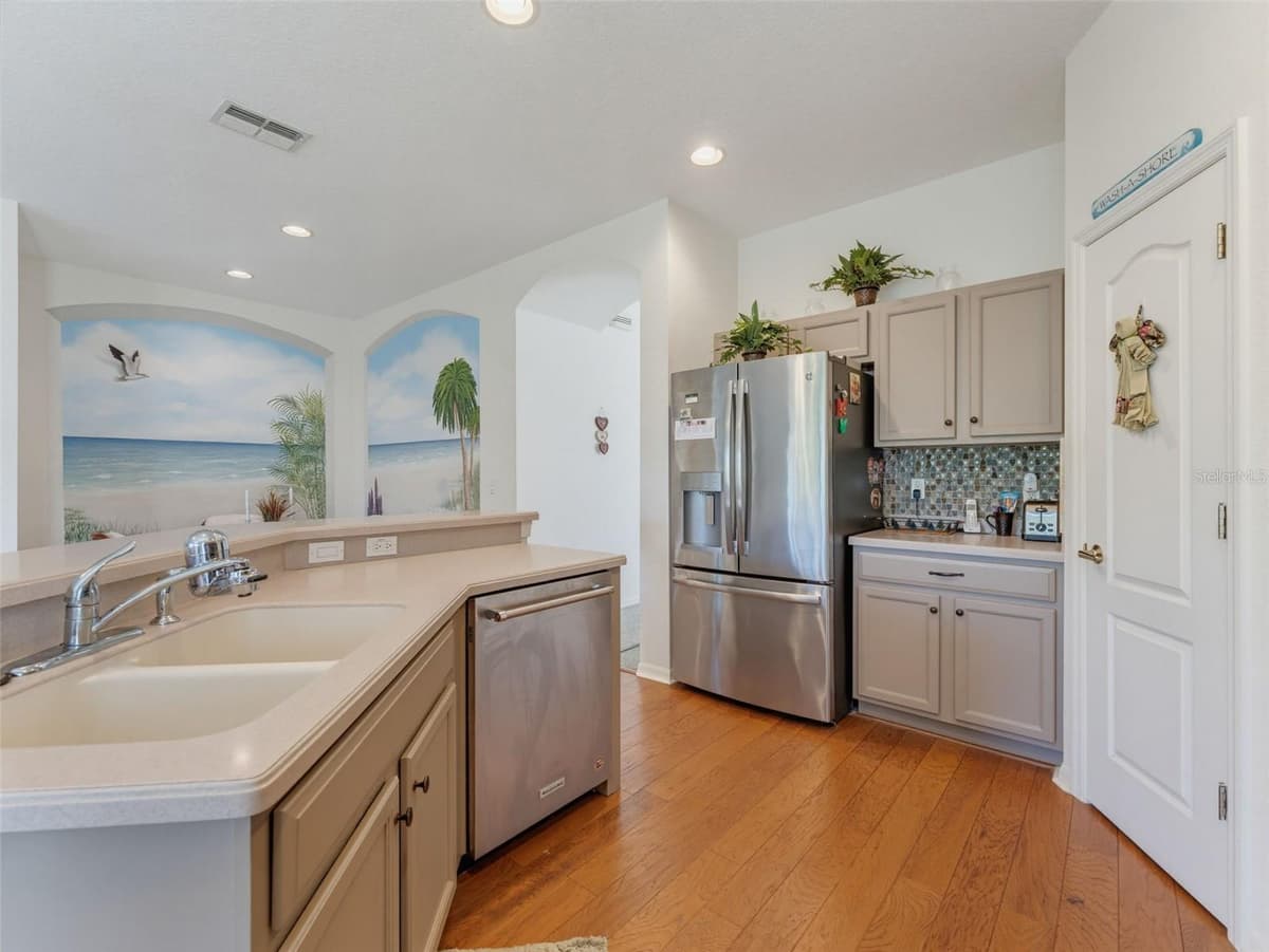 2542 SANDY HILL COURT — photo 18 of 100