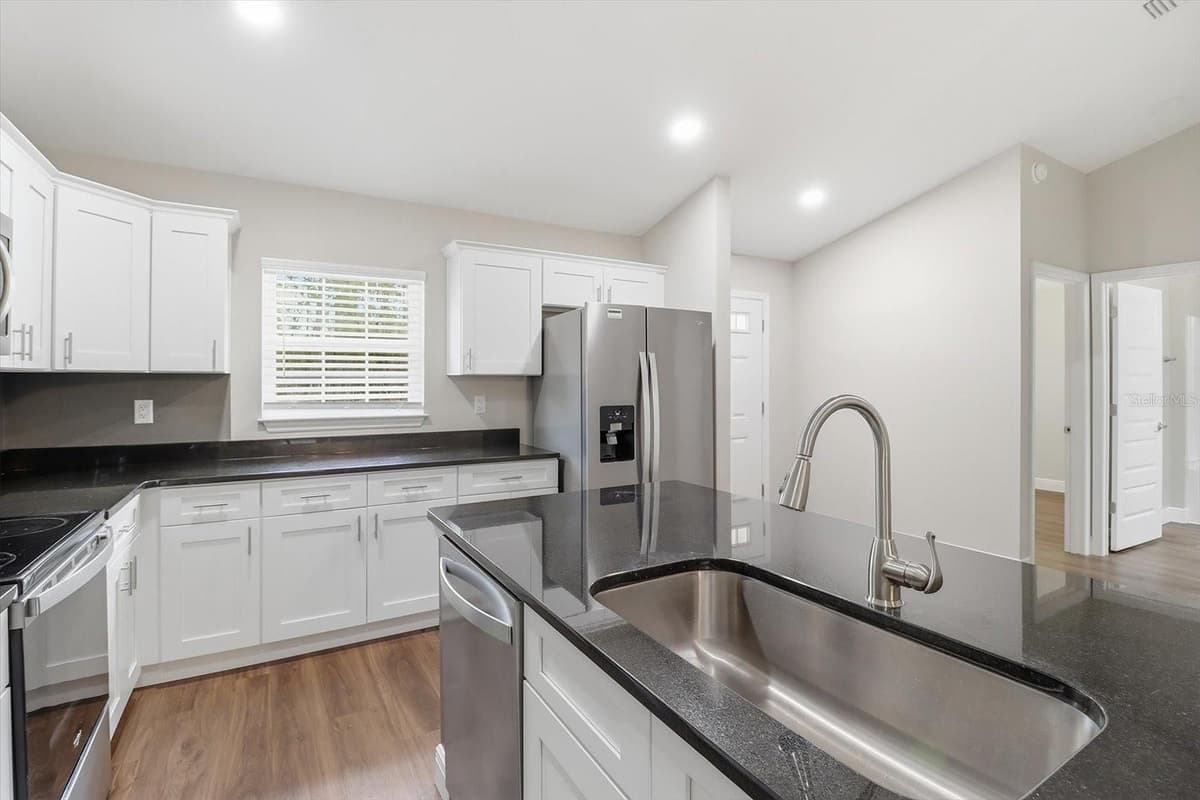 9144/9146 PEACHTREE WAY — photo 8 of 30