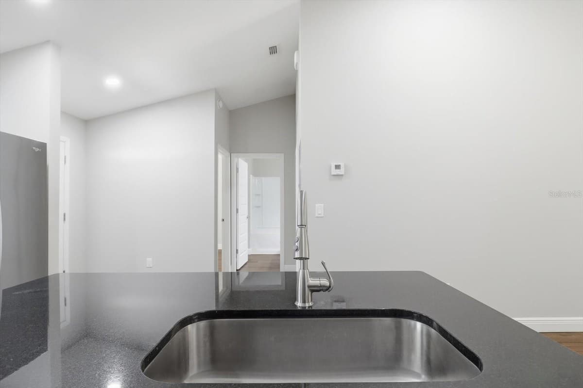 9144/9146 PEACHTREE WAY — photo 11 of 30