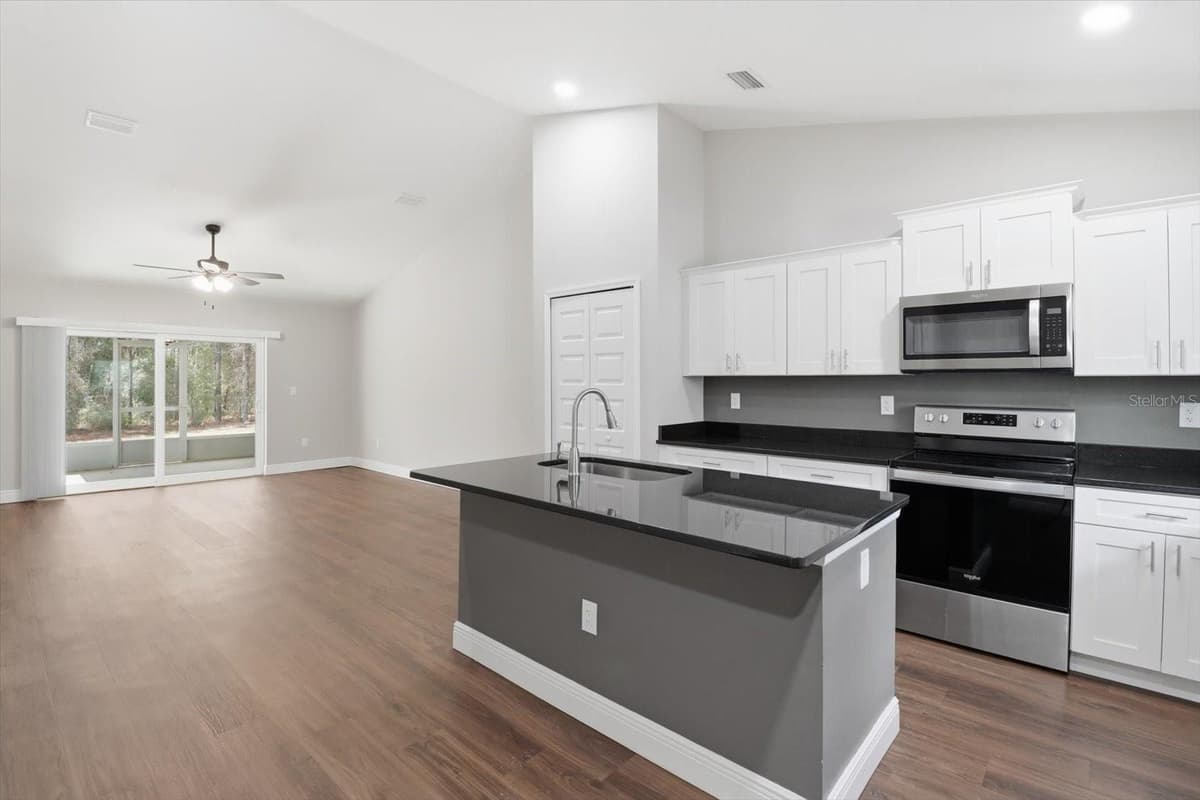 9144/9146 PEACHTREE WAY — photo 4 of 30