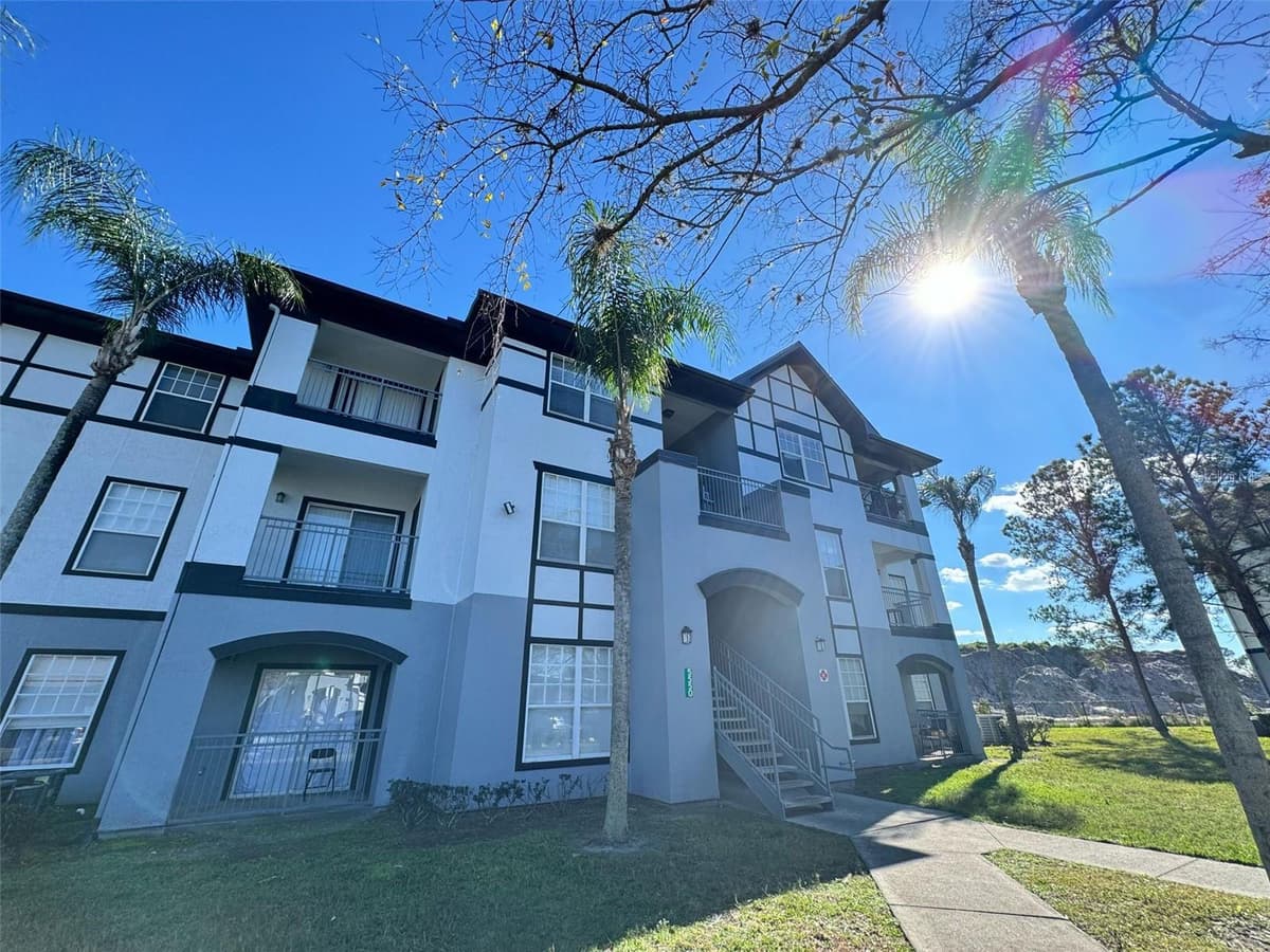 5525 PGA BOULEVARD — photo 1 of 12