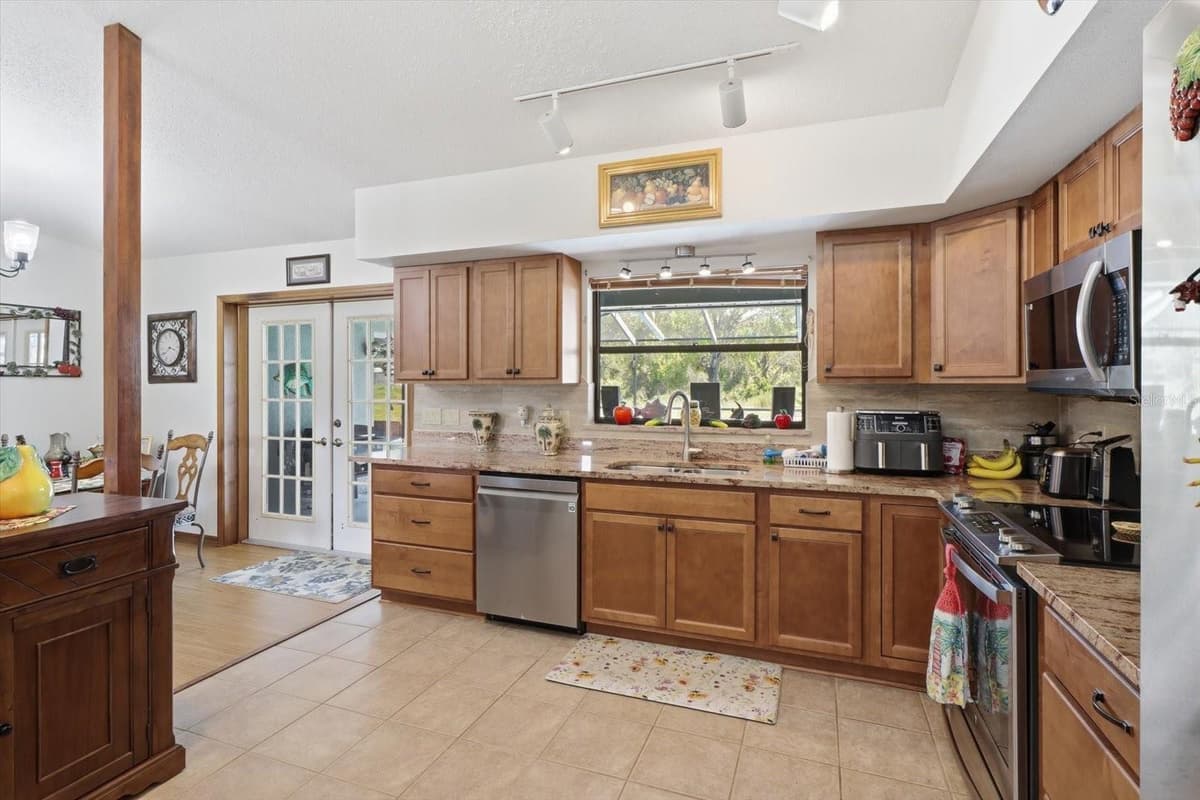 1900 ALHAMBRA DRIVE — photo 14 of 47