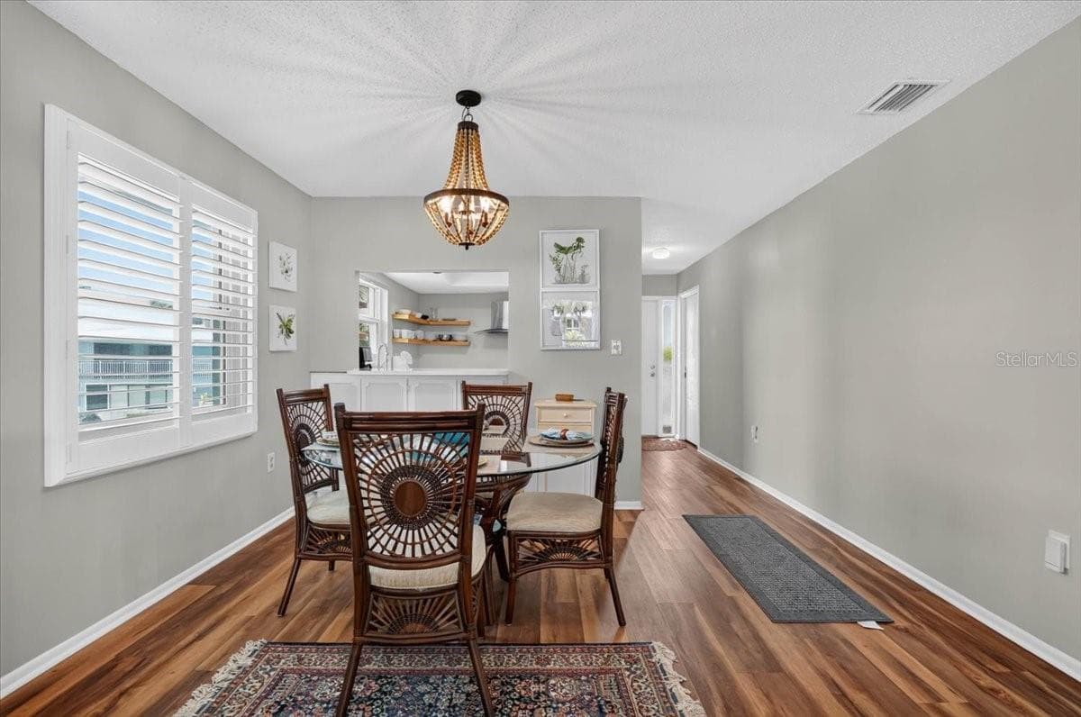 600 MANATEE AVENUE — photo 12 of 51