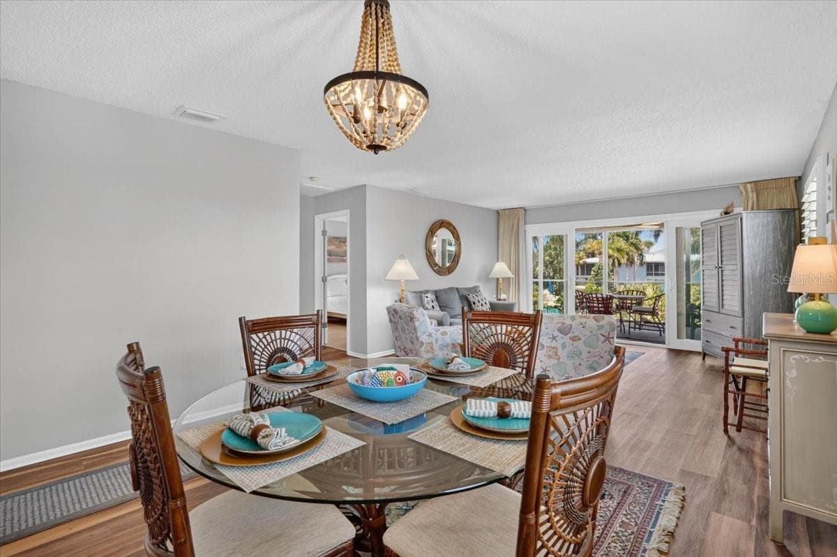 600 MANATEE AVENUE — photo 11 of 51