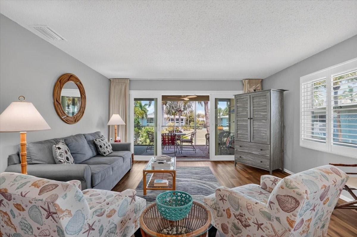 600 MANATEE AVENUE — photo 18 of 51