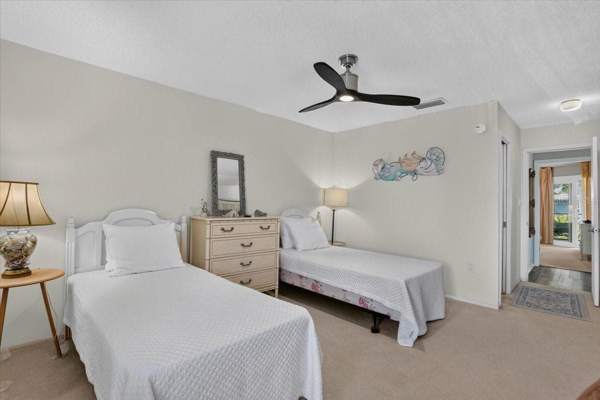 600 MANATEE AVENUE — photo 34 of 51