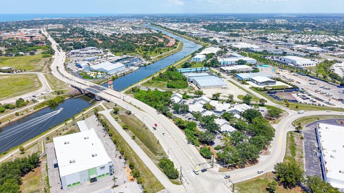 1515 TAMIAMI TRAIL — photo 30 of 38