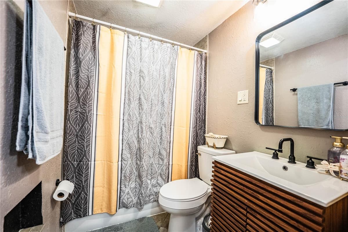 8505 CAMPBELL ROAD — photo 31 of 56