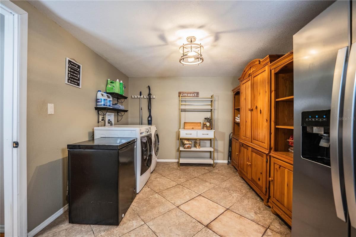 8505 CAMPBELL ROAD — photo 15 of 56